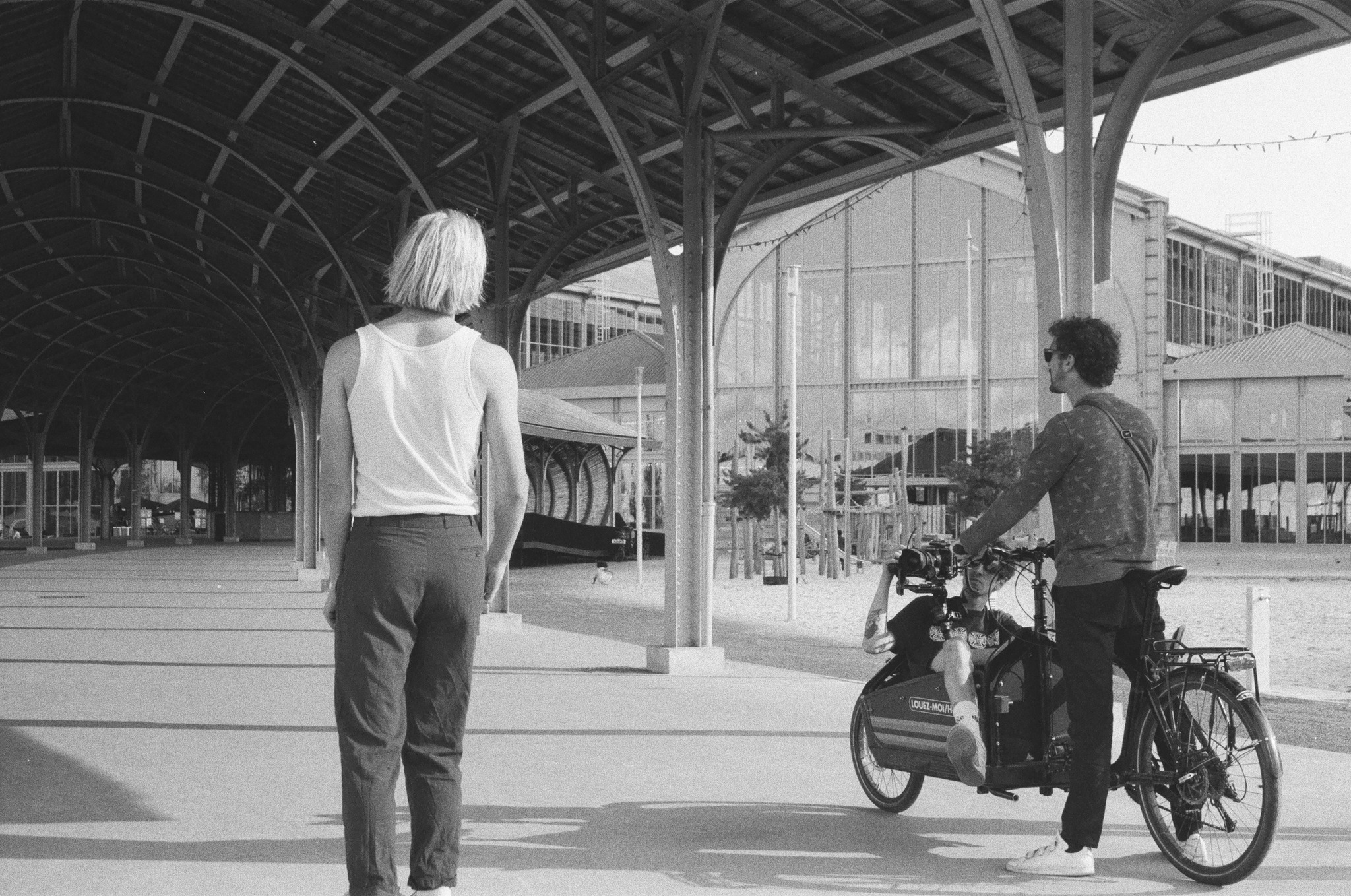 Kinoskate II - Skate & danse. Hyppolit aspiré par l'architecture du lieu